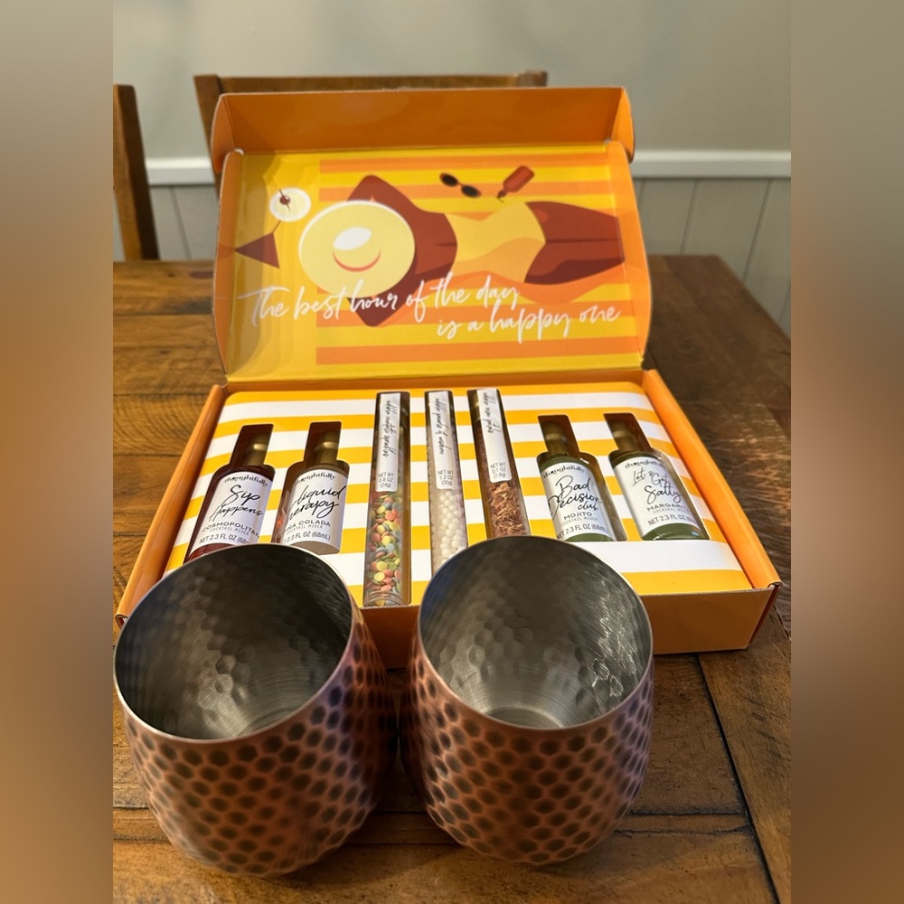 Christmas Gift Cocktail Set with 2 Mule Cups